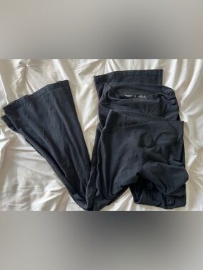 Old Navy Black Super-Flare Workout Pants (2 pack)